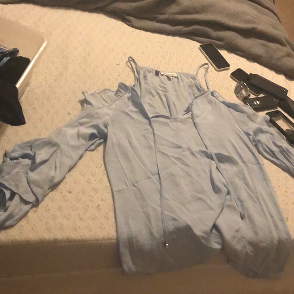 Cold shoulder baby blue Jennifer Lopez top - Picture 4 of 4